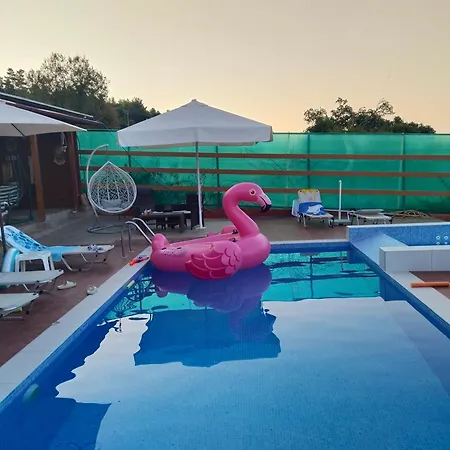 Maria Lemoni Swimming Pool Daire
