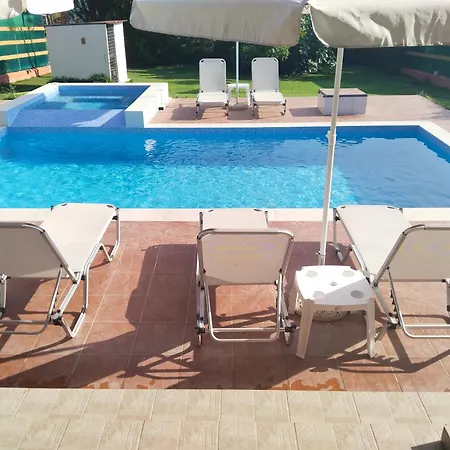 Maria Lemoni Swimming Pool Апартаменты Неа-Скиони