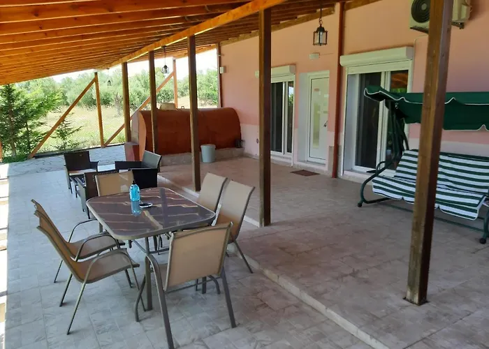 Maria Lemoni Swimming Pool شقة نيا سكيوني