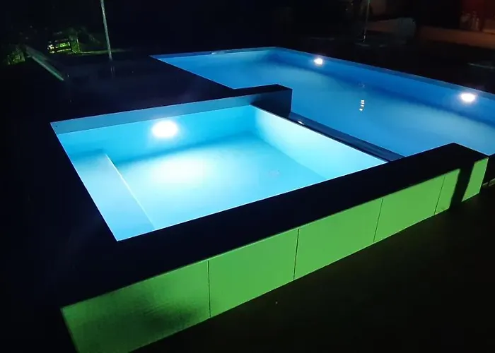 Maria Lemoni Swimming Pool * نيا سكيوني