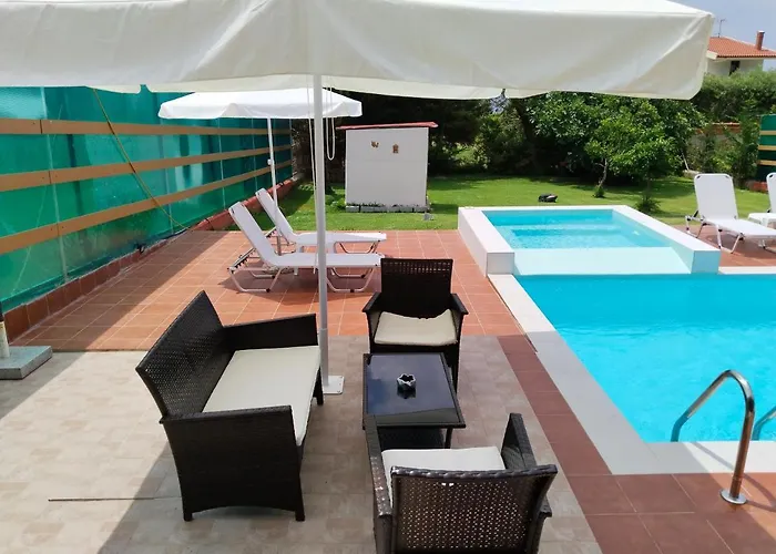 Maria Lemoni Swimming Pool نيا سكيوني
