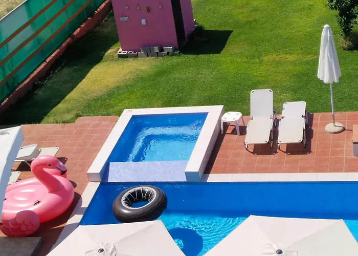 Maria Lemoni Swimming Pool شقة *